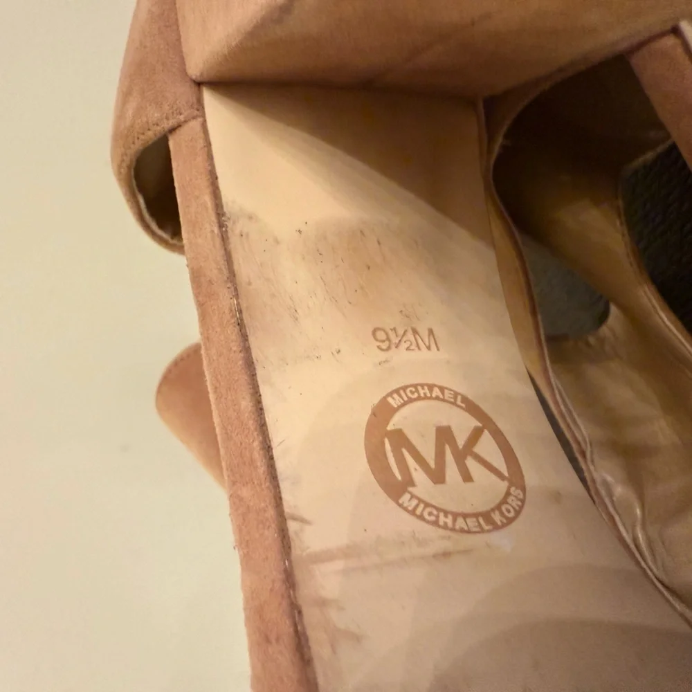 Michael Kors Sabrina tan Suede Open Toe Pump Bootie Heels size 9.5